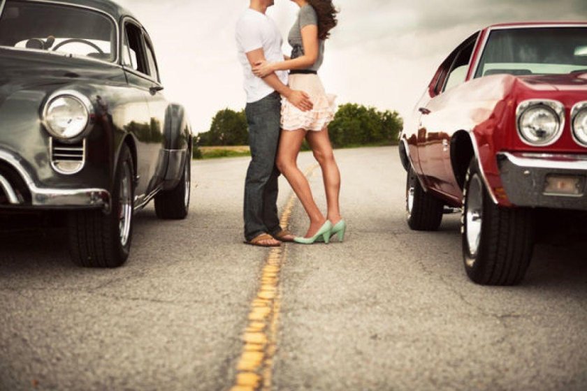 Парная фотосессия с машиной