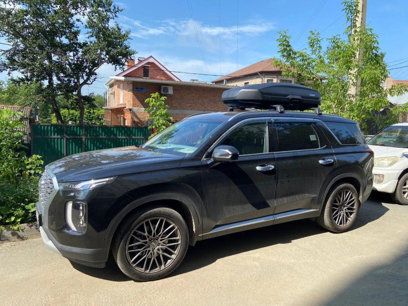 Палисад Хендай с боксом на крыше