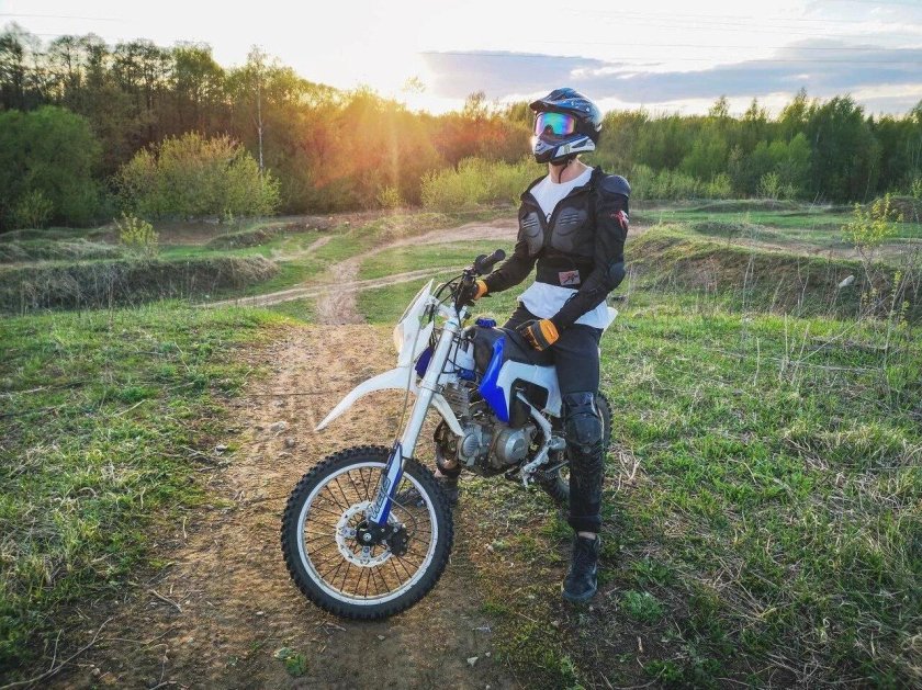 Питбайк с человеком