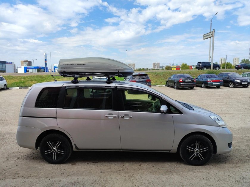 Тойота Исис багажник на крышу