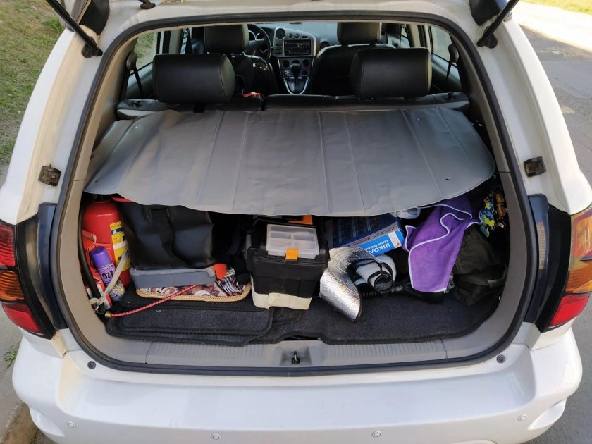 Pontiac Vibe 2003 багажник