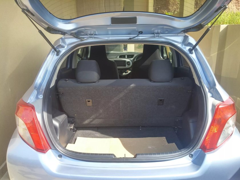 Багажник Тойота Витц 2000