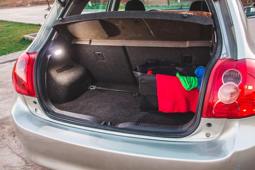 Тойота аурис 2008 багажник