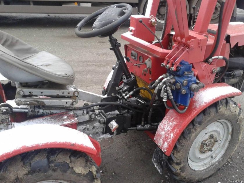 Отвал для чешского минитрактора TZ-4k-14