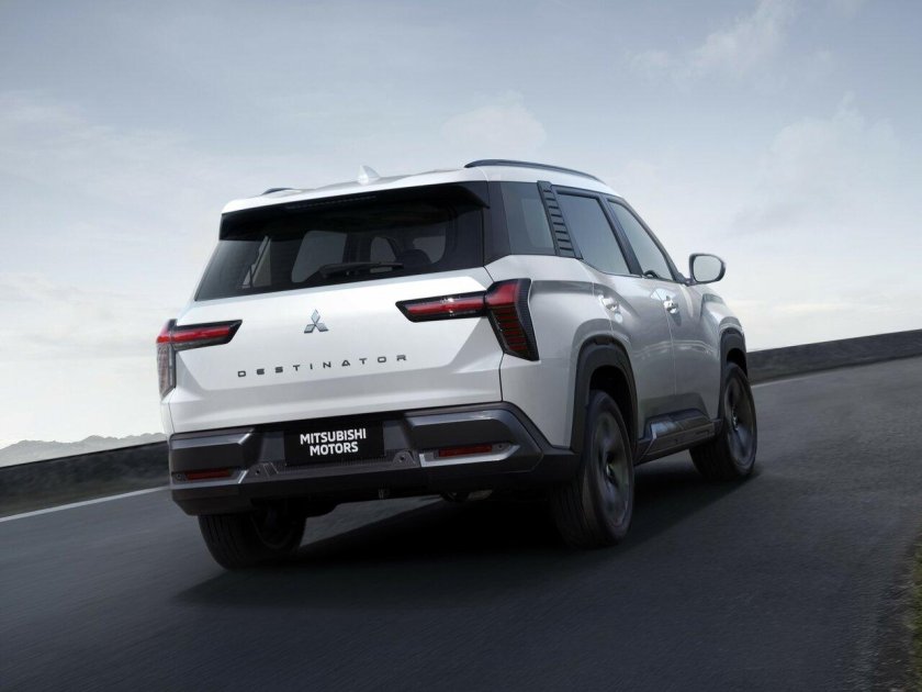 Mitsubishi destinator