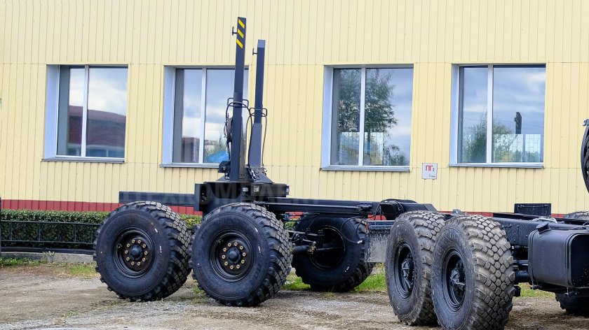 Урал 43204-10 лесовоз