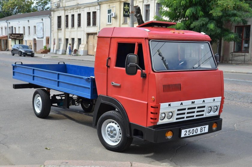 КАМАЗ маленький 4307