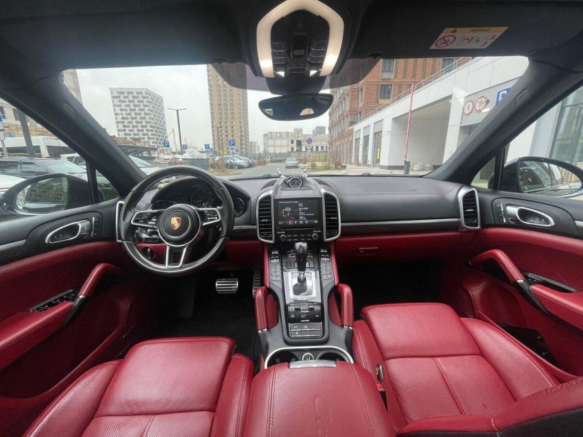 Черный порше кайен