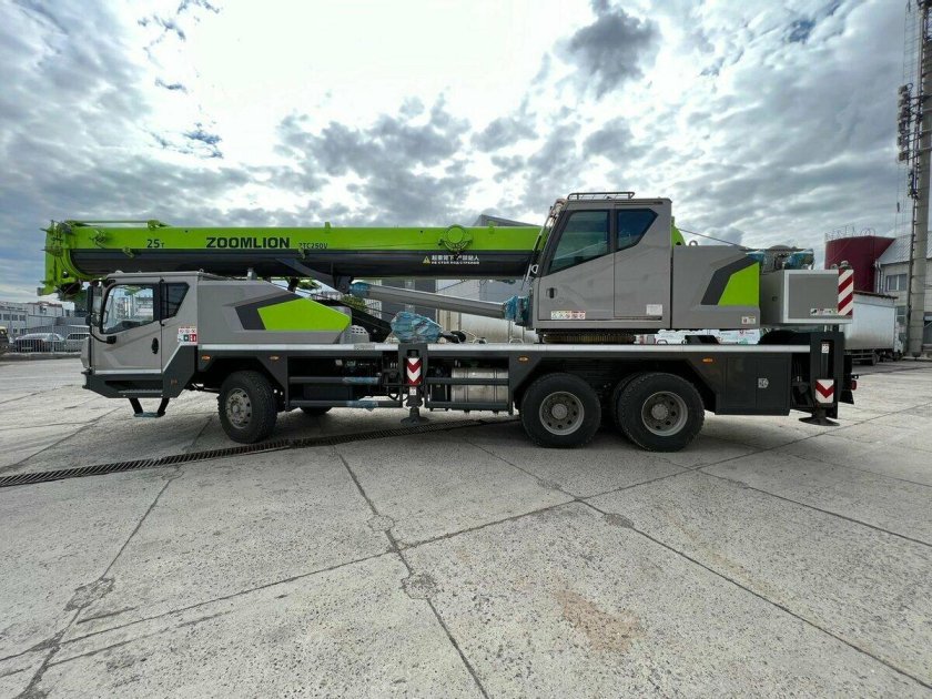 Кран Zoomlion ztc300v