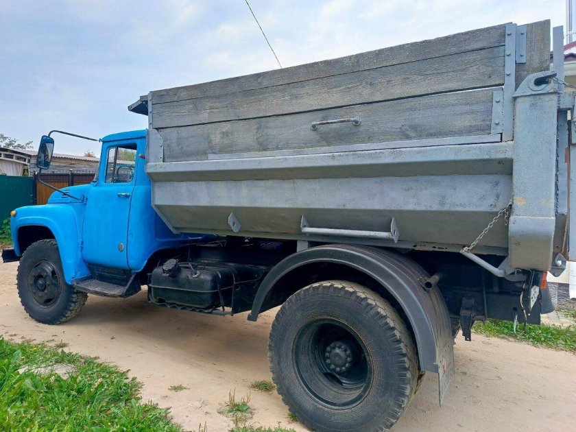 Самосвал зил 130