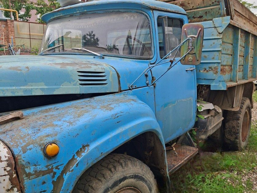 Самосвал зил 130