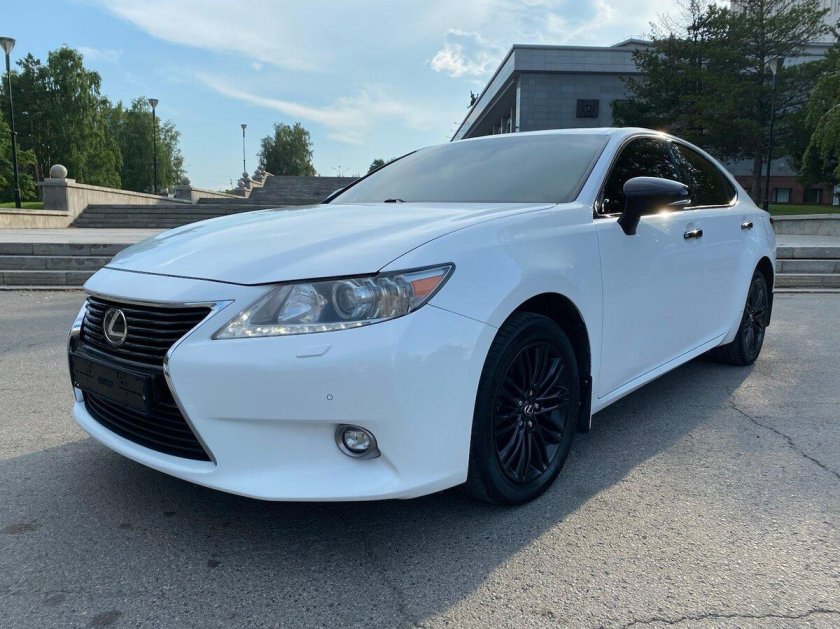 Лексус ЕС 250 2015