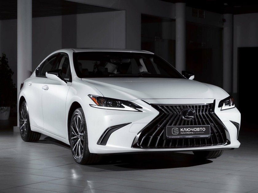 Новый лексус седан