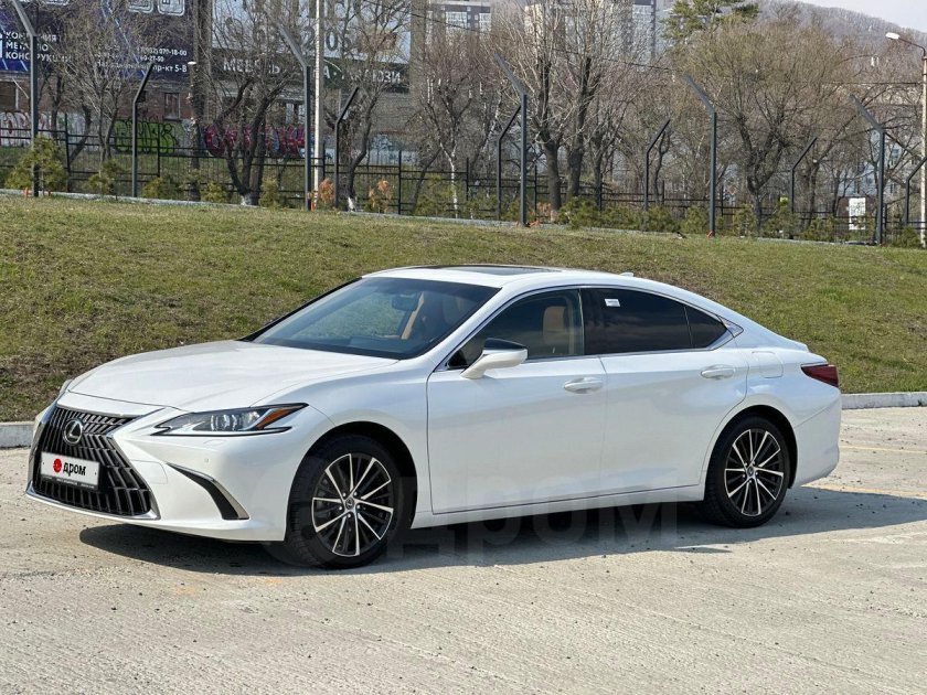 Лексус ЕС 250 2021