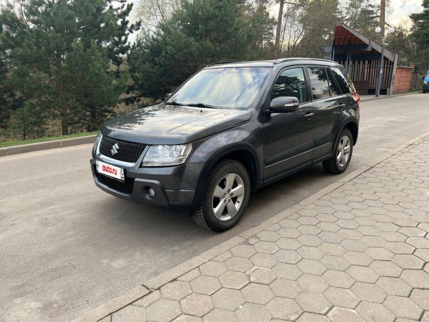 Suzuki grand vitara 2011