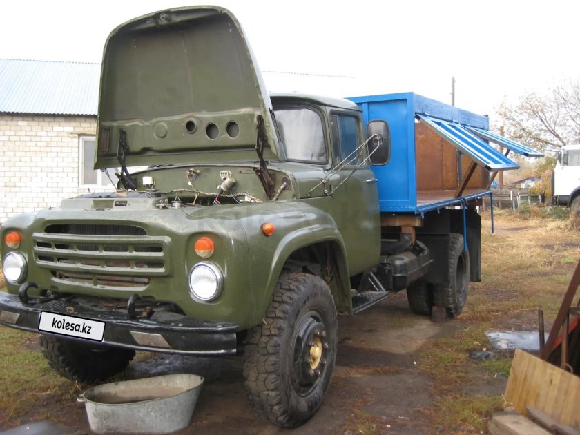 ЗИЛ ММЗ 554 расположение горловины для залива масла где