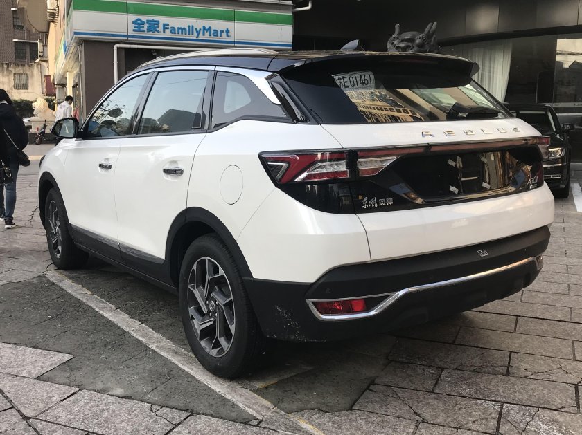 Dongfeng Aeolus ax7 Pro