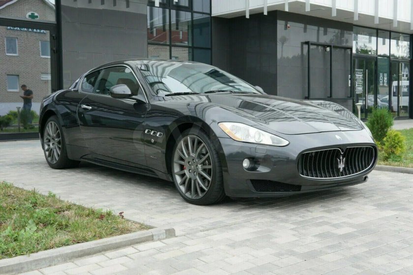 Мазерати грантурищмо 2010с