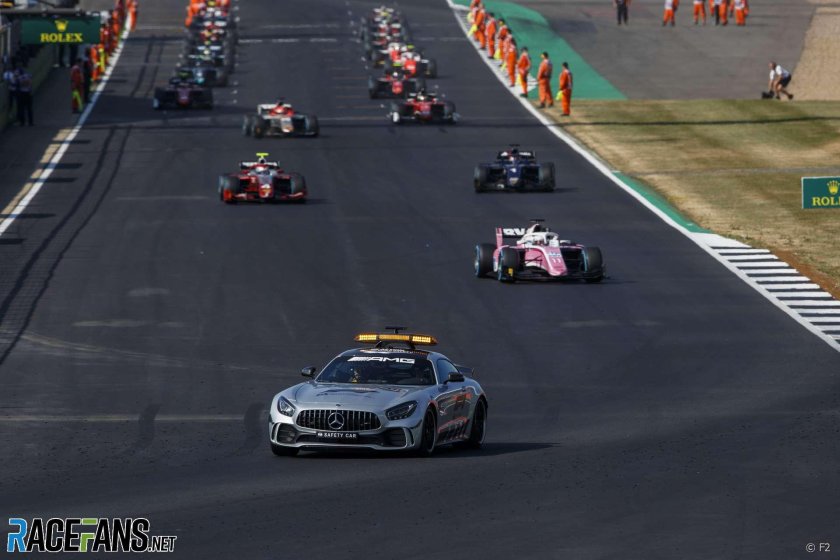 Гонки на машинах формула 3