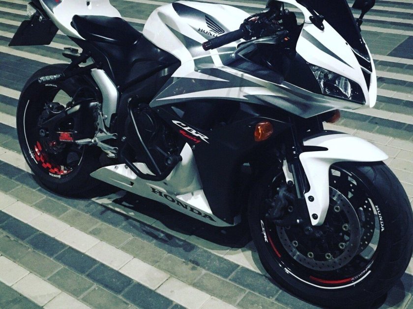 Honda cbr600rr белый