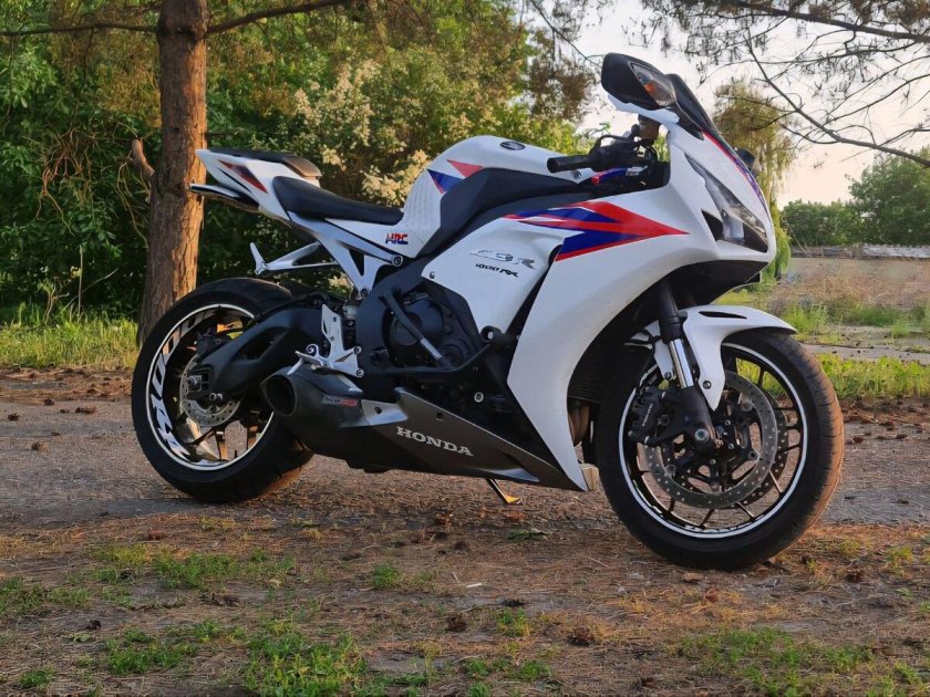 Honda cbr1000rr fireblade 2012
