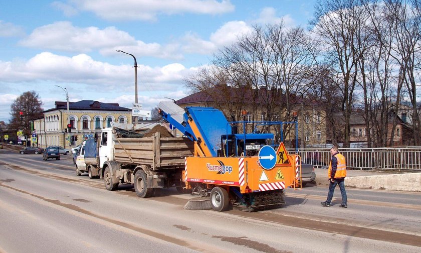 Подметально уборочная машина