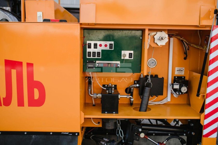 Подметально-уборочная машина пум-001 «магистраль»