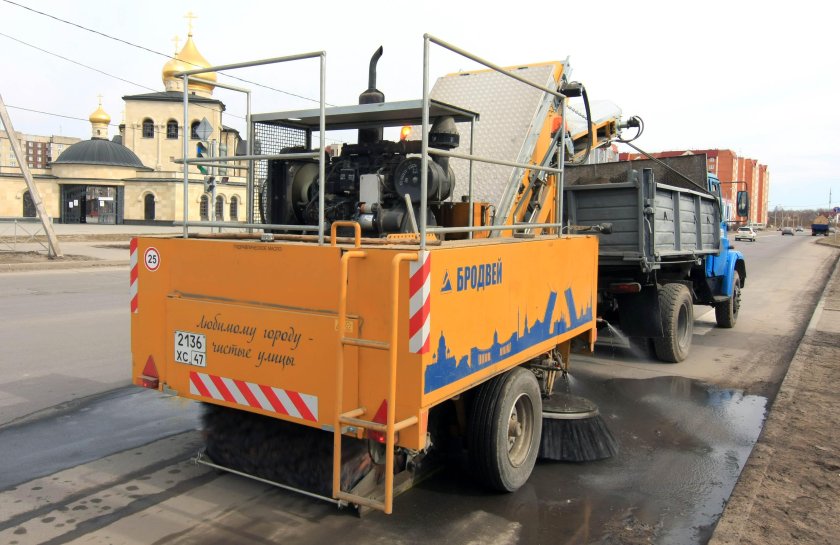 Подметально-уборочный прицеп Бродвей