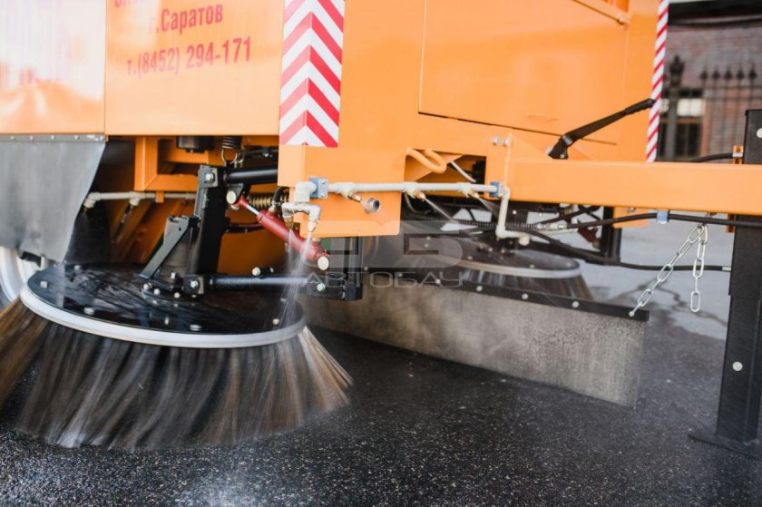 Подметально-уборочная машина пум-001 «магистраль»