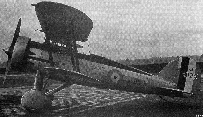 Самолет биплан Глостер Гладиатор