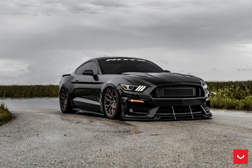 Ford mustang black