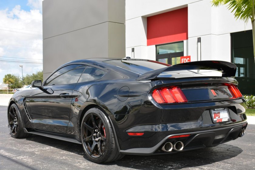 Ford Mustang Shelby gt350