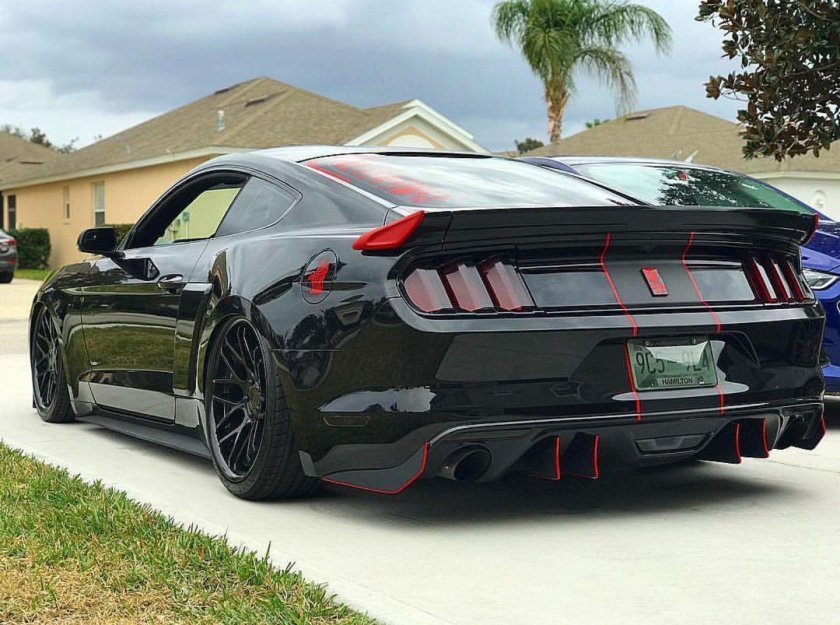 Ford Mustang gt 2018 черный