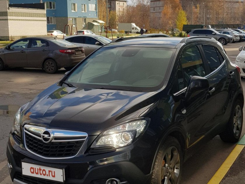 Opel Mokka черная