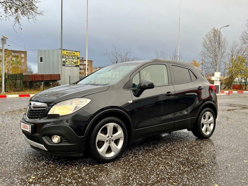 Opel Mokka черная