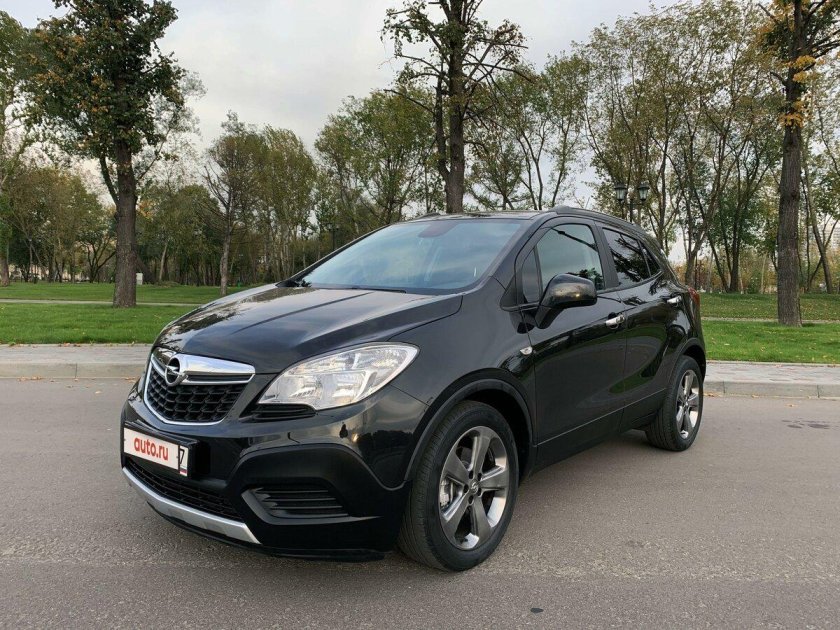 Опель Мокка черный