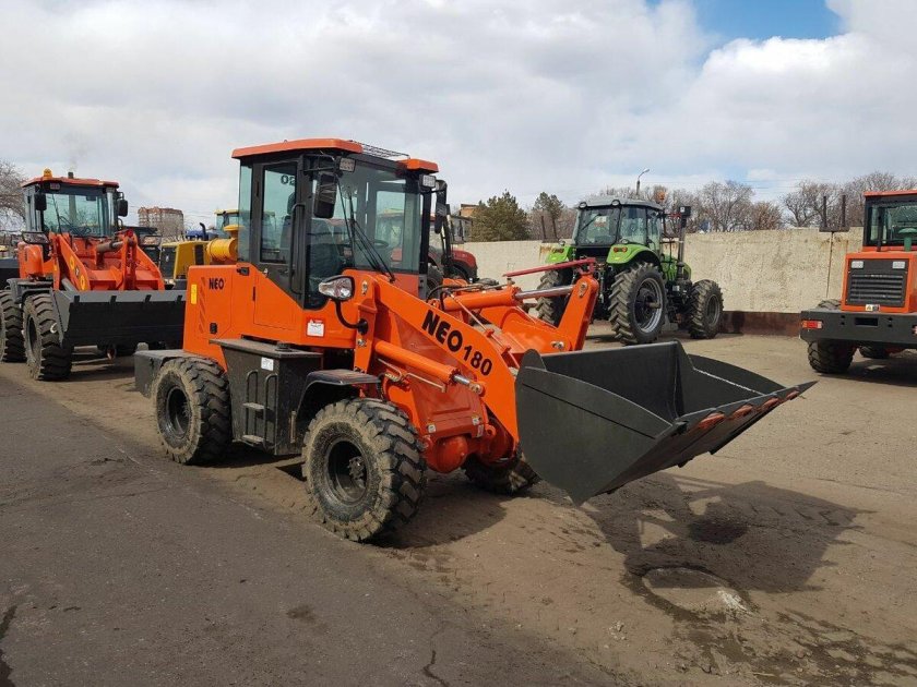 Нео 180 фронтальный погрузчик