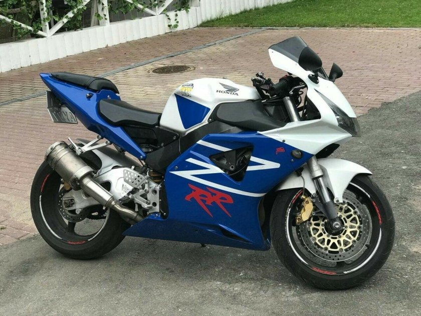 Honda cbr 954 rr fireblade