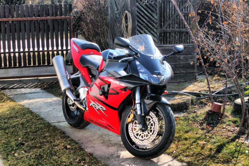 Honda cbr 900 rr