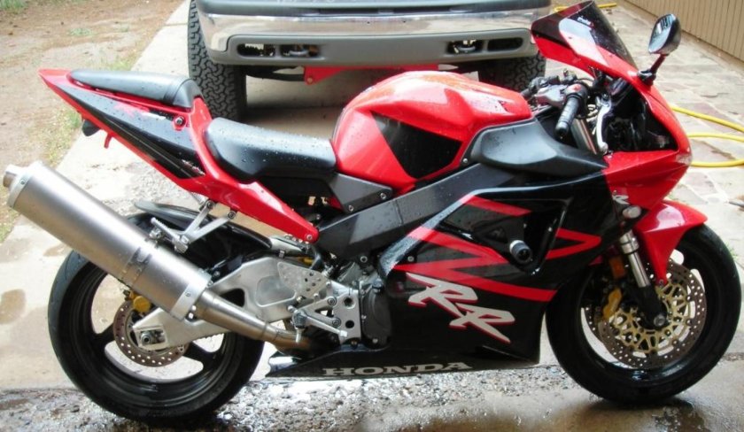 Honda cbr954rr 2002