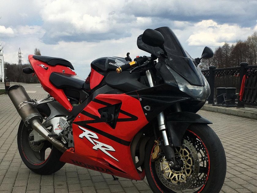 Honda cbr 954rr fireblade
