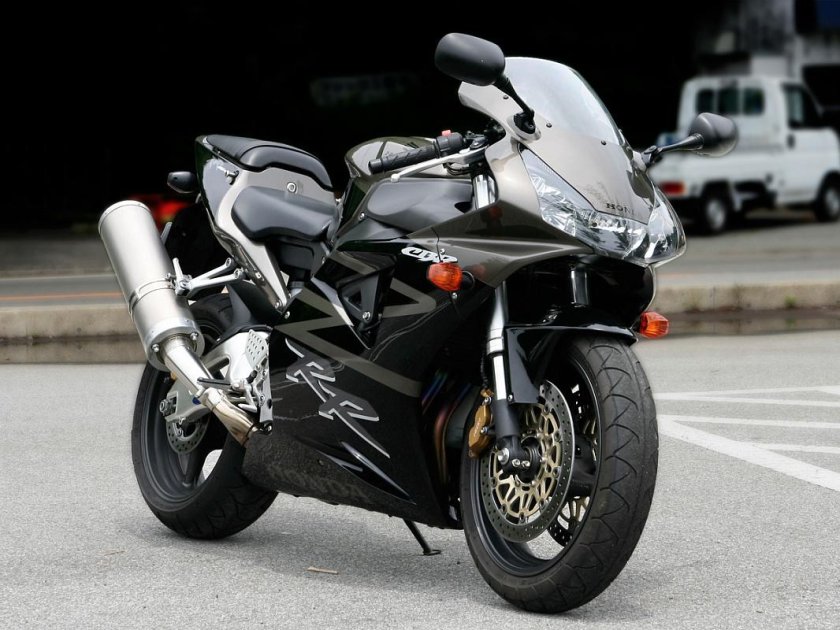 Honda cbr954rr 2002