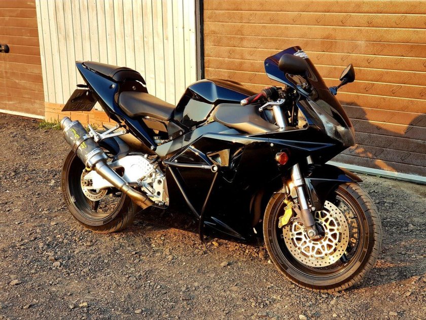 CBR 954 RR Fireblade