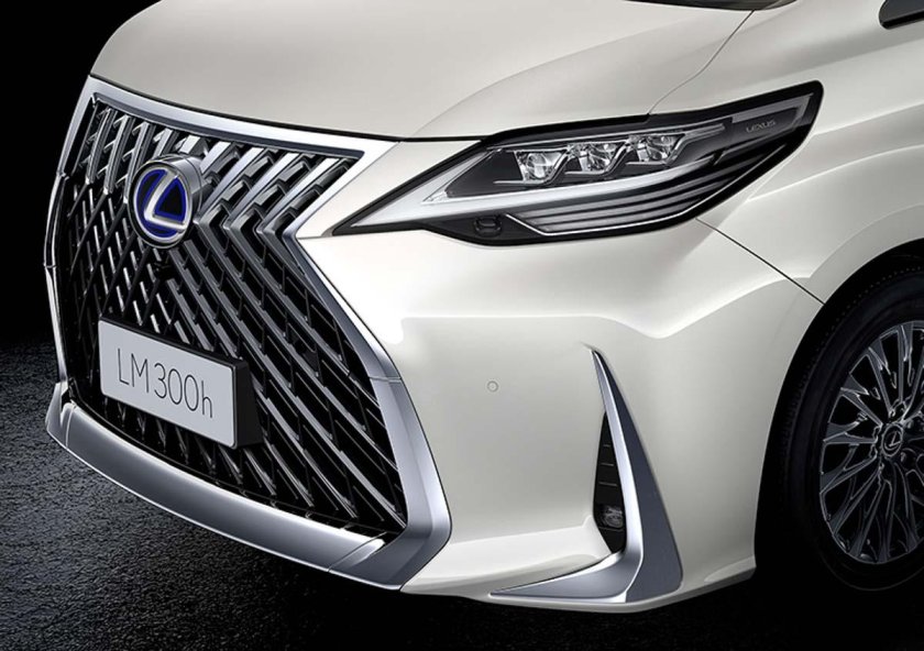 Lexus LM 350h