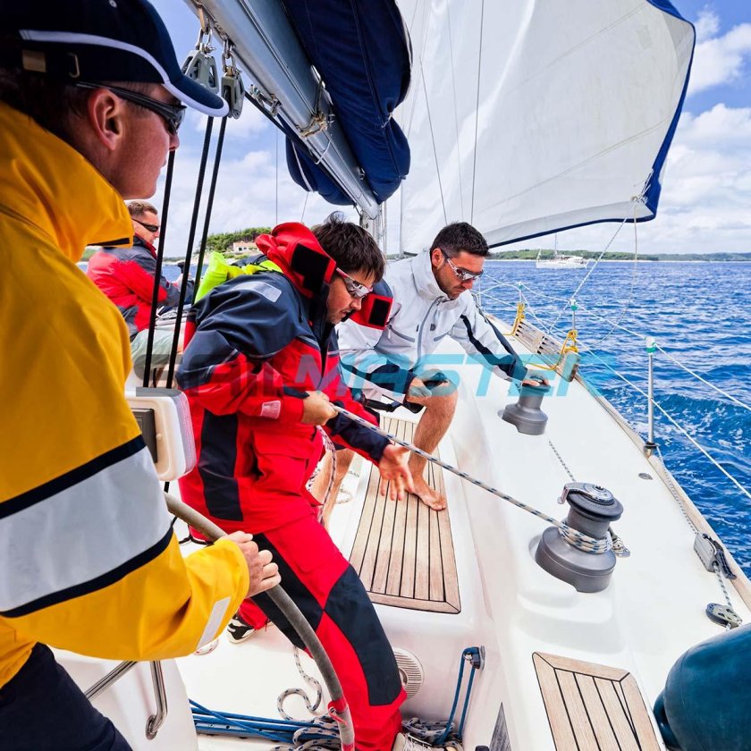 Парусный туризм