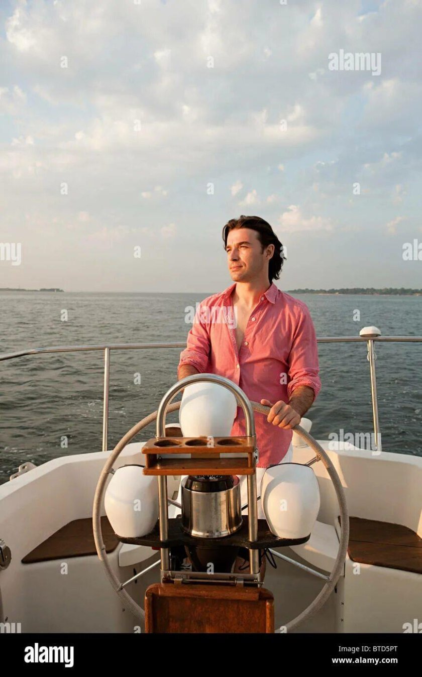 За штурвалом яхты