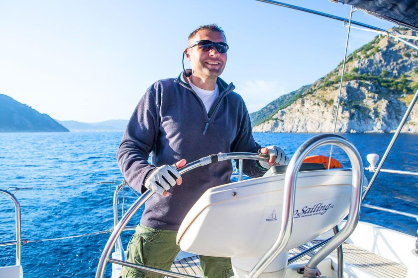 Шкипер на яхте