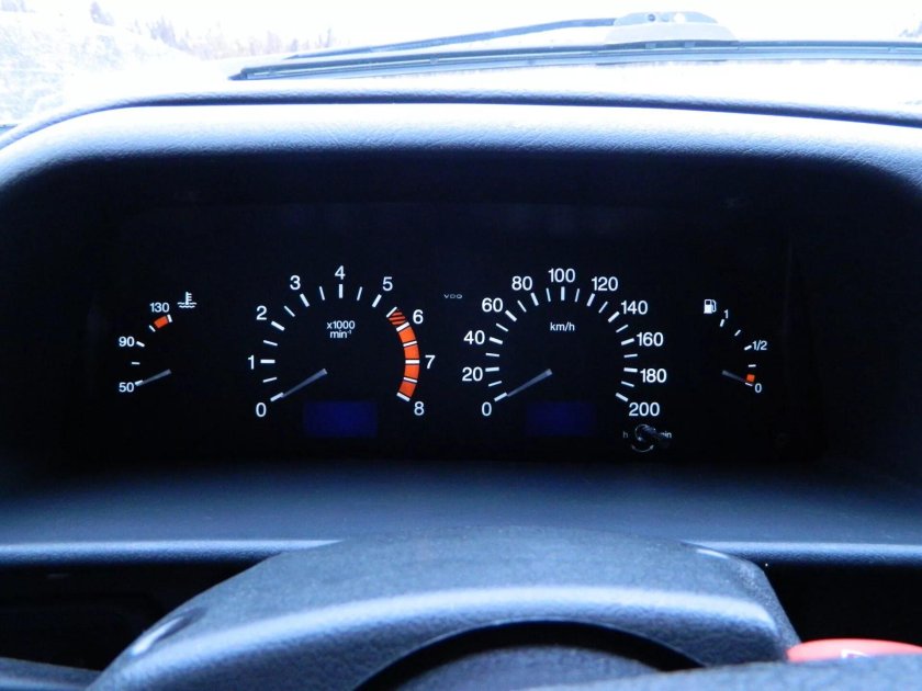 Стекло комбинации приборов ВАЗ 2114