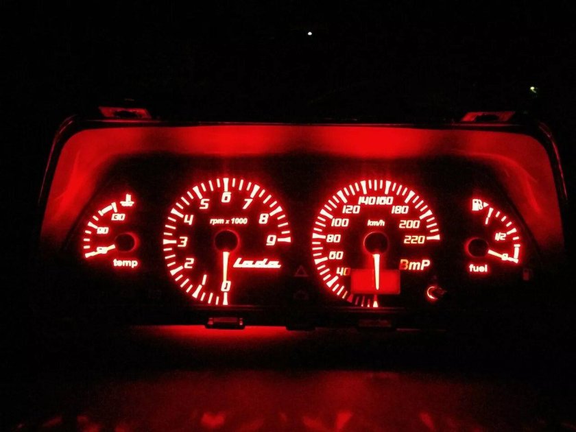 Приборная панель ВАЗ 2114