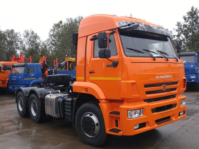 КАМАЗ 6520 седельный тягач